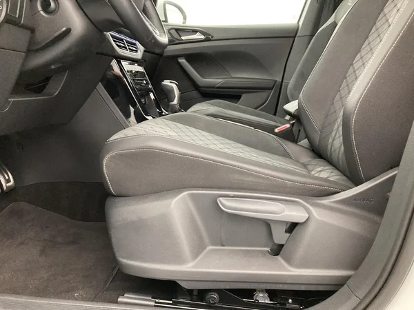 VOLKSWAGEN T-Cross (2025) — foto 17 van 35