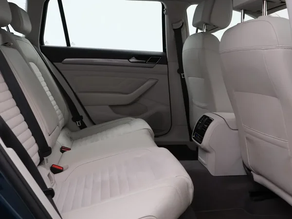 Volkswagen Passat (2023) — foto 11 van 29