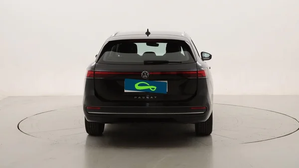 Volkswagen Passat SW (2025) — foto 16 van 21