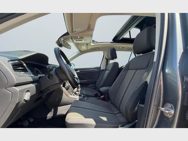 Volkswagen T-Roc (2019) — foto 5 van 22