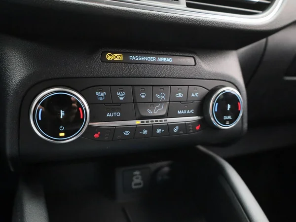 Ford Kuga (2022) — foto 16 van 39