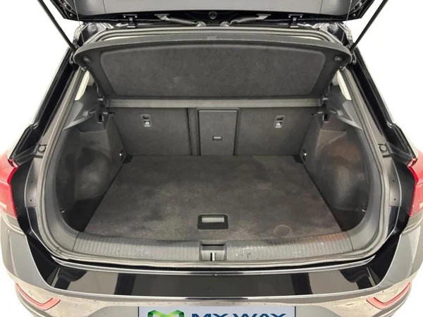 VOLKSWAGEN T-Roc (2024) — foto 9 van 23