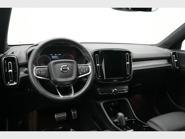 VOLVO XC40 (2021) — foto 27 van 32