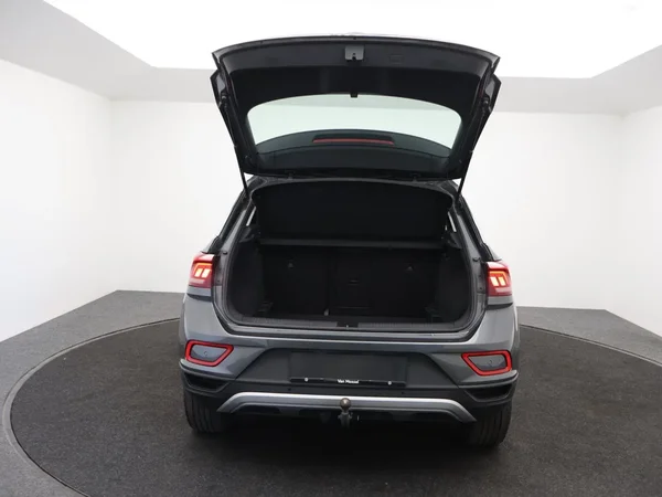 Volkswagen T-Roc (2022) — foto 16 van 26