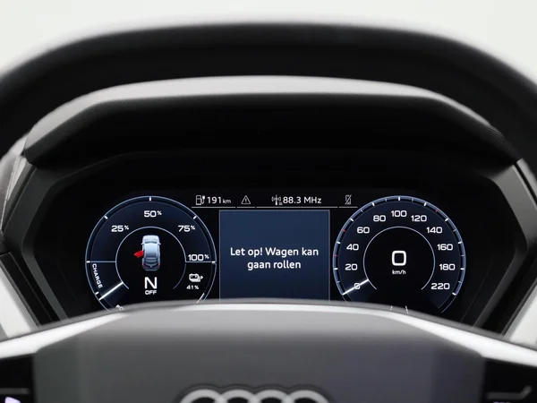 Audi Q4 Sportback e-tron (2023) — foto 3 van 44