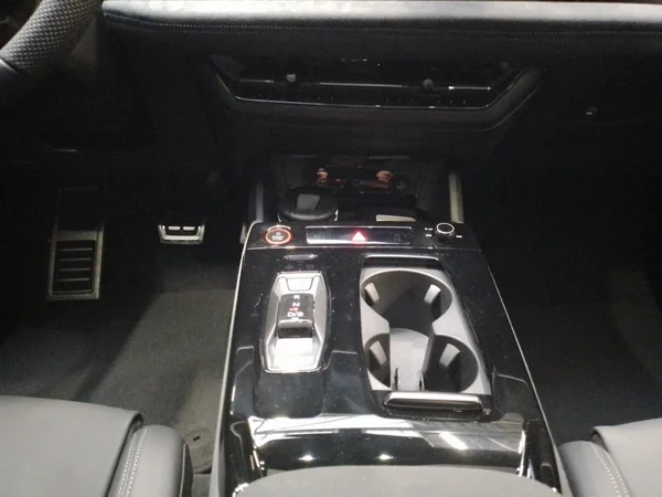 AUDI A6 Avant e-tron (2025) — foto 6 van 16