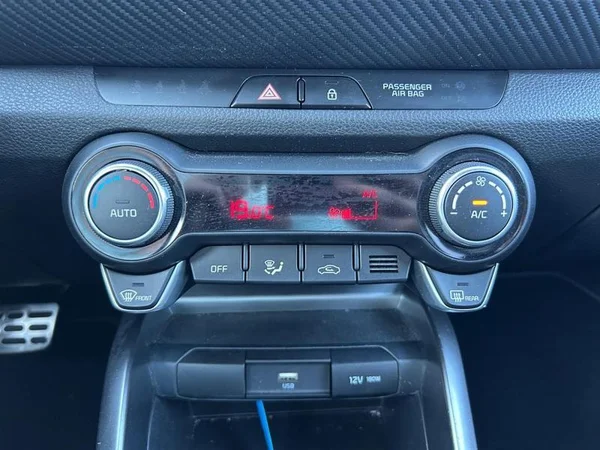 KIA Stonic (2024) — foto 16 van 33