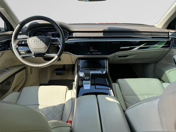 AUDI A8 PHEV (2023) — foto 23 van 24