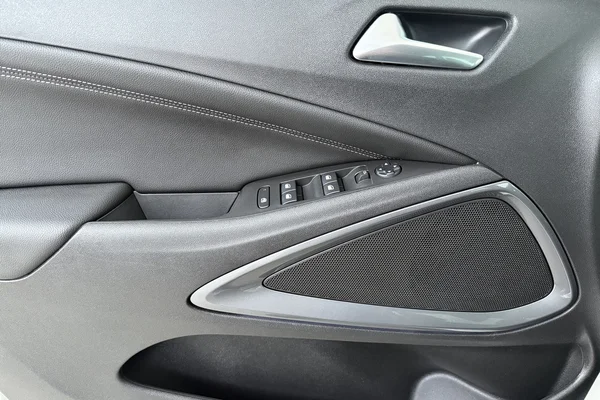 Opel Crossland (2023) — foto 9 van 19