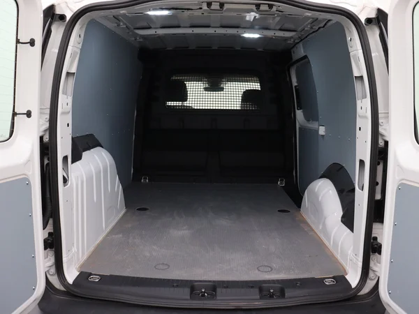 VOLKSWAGEN Caddy Maxi Van (2025) — foto 6 van 18