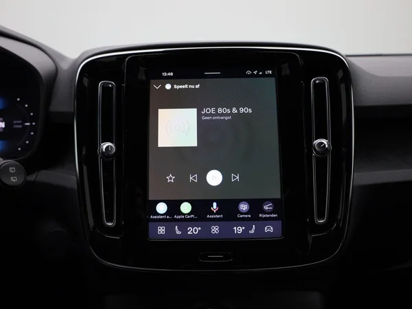 Volvo XC40 (2023) — foto 14 van 39