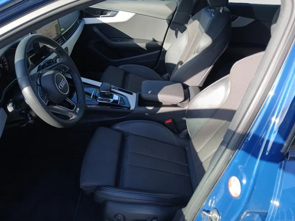 AUDI A4 Avant (2023) — foto 14 van 18