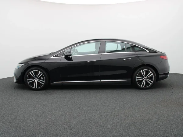 Mercedes-Benz EQE (2025) — foto 19 van 24