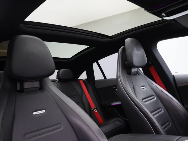 Mercedes-Benz EQE (2022) — foto 58 van 72