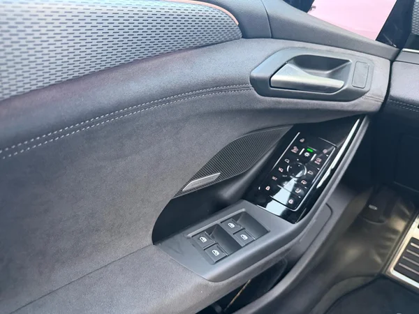 AUDI S6 Sportback e-tron (2026) — foto 17 van 22