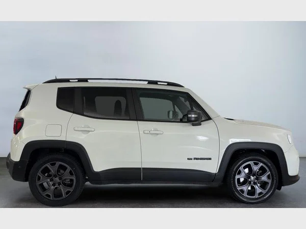 Jeep Renegade (2021) — foto 19 van 25