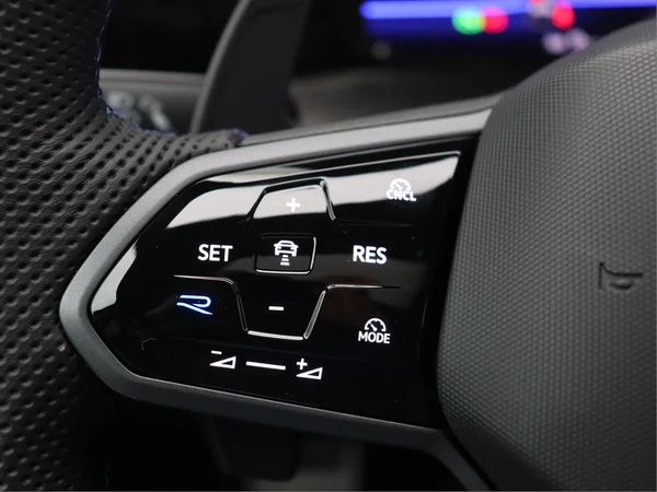 VOLKSWAGEN Golf VIII R (2025) — foto 11 van 19
