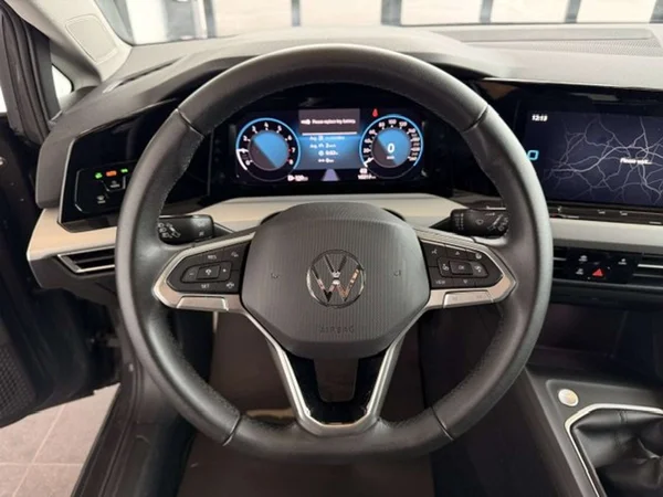 Volkswagen Golf (2024) — foto 3 van 23