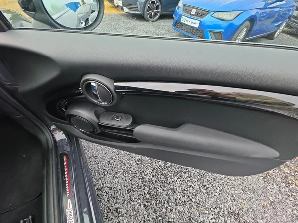 MINI Mini (F56) (2021) — foto 9 van 24