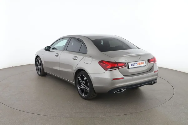 Mercedes-Benz A-Klasse (2020) — foto 10 van 16