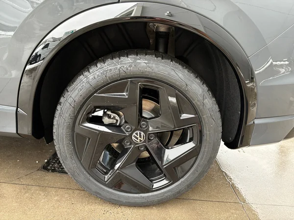 VOLKSWAGEN Tiguan (2026) — foto 7 van 18