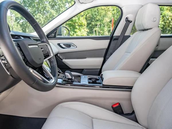 Land Rover Range Rover Velar (2021) — foto 9 van 25