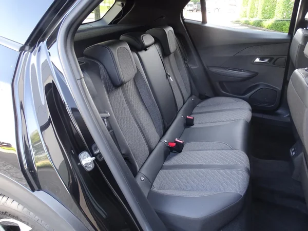 Peugeot 2008 (2025) — foto 3 van 18