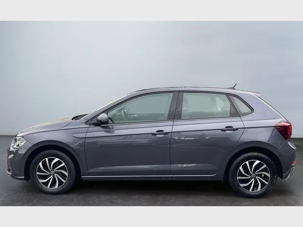 VOLKSWAGEN Polo (2024) — foto 19 van 25