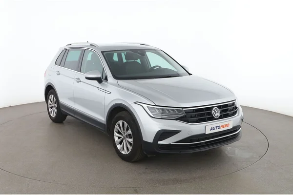 Volkswagen Tiguan (2022) — foto 14 van 16