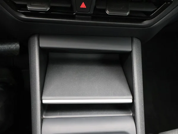 VOLKSWAGEN Tiguan (2025) — foto 14 van 27