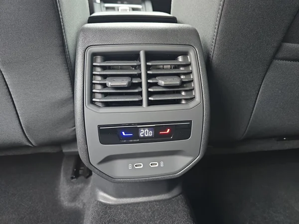 SEAT Leon (2025) — foto 22 van 33