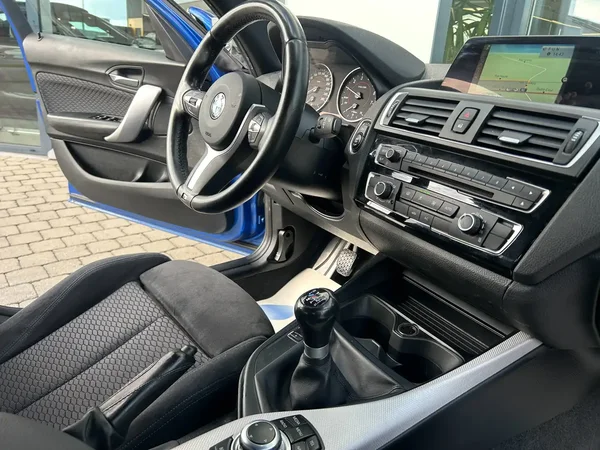 Bmw 118 (2017) — foto 2 van 19