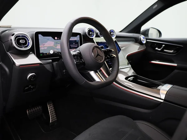 Mercedes-Benz GLC (2025) — foto 29 van 45