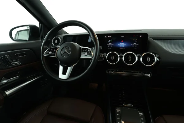 Mercedes-Benz GLA-Klasse (2021) — foto 4 van 16