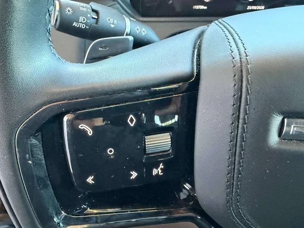 Land Rover Range Rover Velar (2026) — foto 10 van 22
