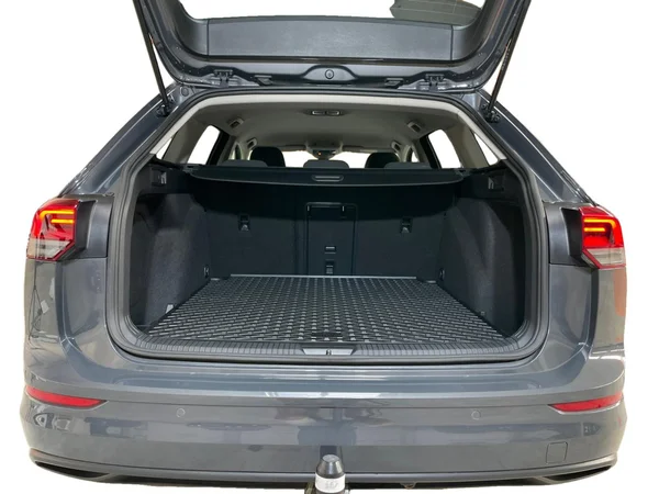 VOLKSWAGEN Golf VIII SW (2022) — foto 5 van 15