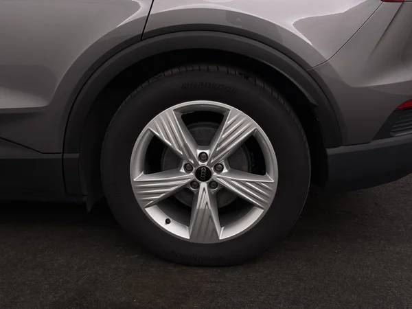 AUDI Q4 e-tron (2024) — foto 7 van 31