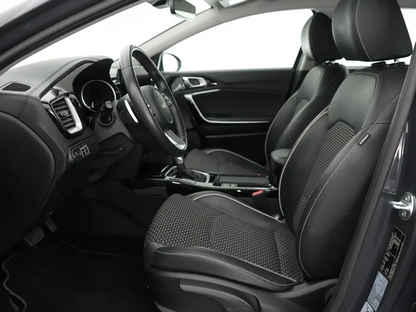 Kia cee'd (2024) — foto 3 van 22