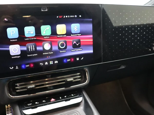 Mercedes-Benz CLA (2025) — foto 7 van 29