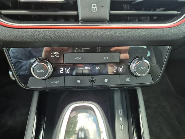 SKODA Kamiq (2024) — foto 4 van 23