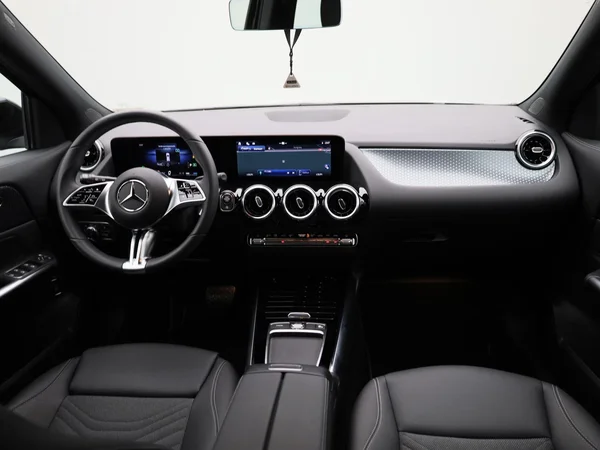 Mercedes-Benz GLA (2025) — foto 40 van 50