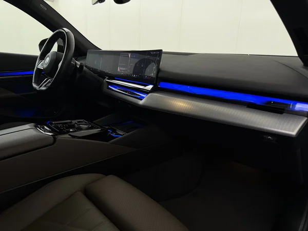 BMW i5 (2024) — foto 3 van 35