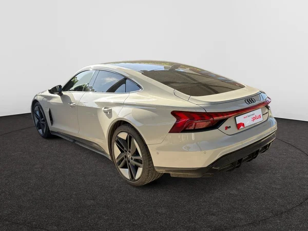 AUDI RS e-tron GT (2022) — foto 15 van 21