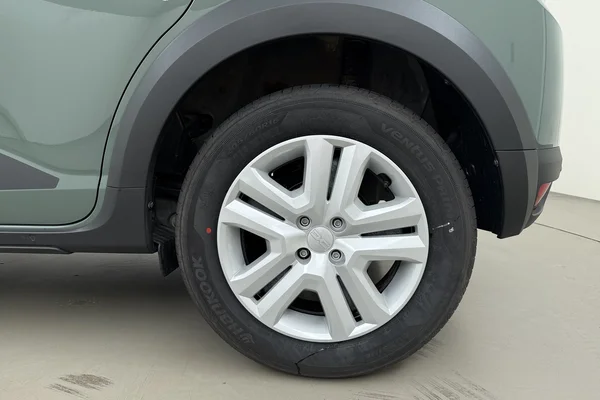 Dacia Sandero Stepway (2024) — foto 14 van 17
