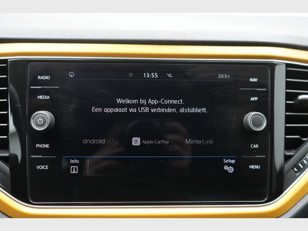 VOLKSWAGEN T-Roc (2018) — foto 9 van 25