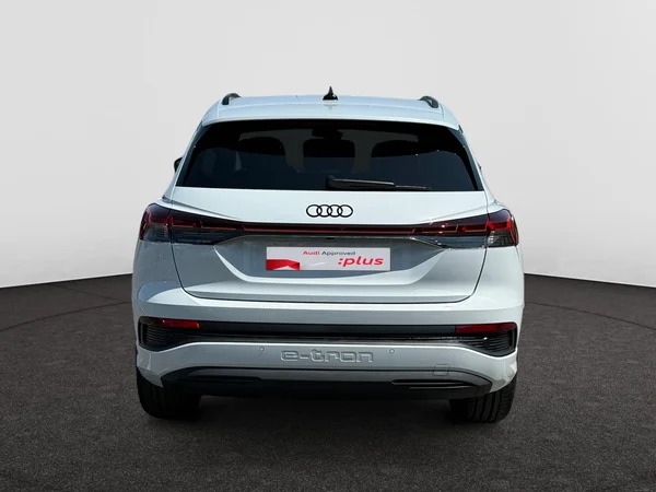 AUDI Q4 e-tron (2025) — foto 16 van 21