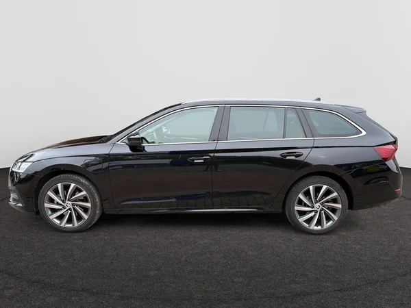 SKODA Octavia Combi (2024) — foto 12 van 24