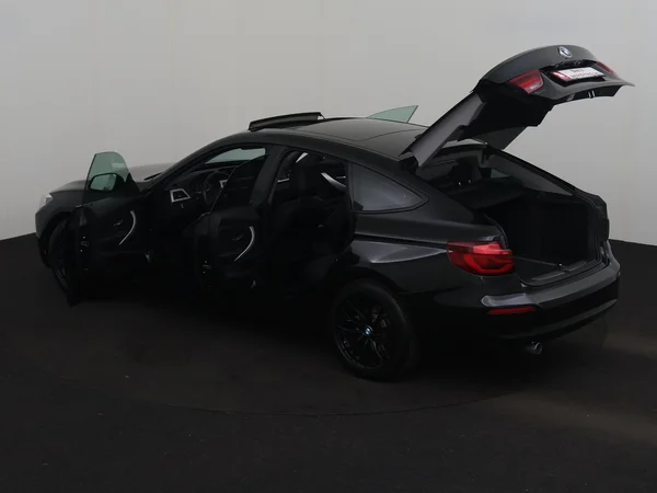 BMW 318 (2020) — foto 30 van 31