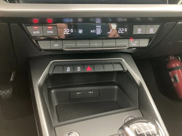 AUDI A3 Sportback (2020) — foto 14 van 36