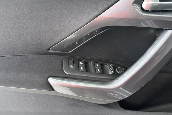 Peugeot 2008 (2019) — foto 8 van 22